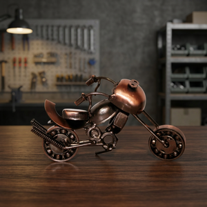 Modèle de moto chopper en fer antique moderne, fabriqué à la main |   Sculpture de vélo en fer de récupération industrielle, décoration de table, cadeaux B2B - Product Image 2