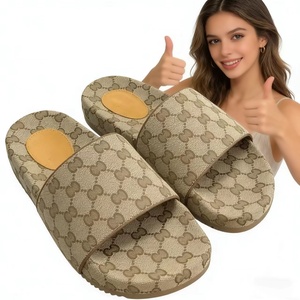 Chaussures de luxe pour hommes et femmes, sandales décontractées de haute qualité pour l'extérieur, style plage et marche, pour hommes et femmes. - Product Image 1