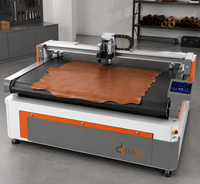 Machine de découpe CNC à couteau oscillant pour cuir véritable, PU, PVC, tissu et fabrication de sacs