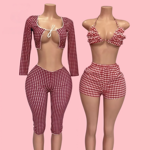 PEEQI Completo a quadri <span class=keywords><strong>con</strong></span> <span class=keywords><strong>top</strong></span> corto a maniche lunghe <span class=keywords><strong>con</strong></span> laccetti e pantaloni capri a vita bassa, nuovo set estivo <span class=keywords><strong>con</strong></span> bralette allacciata e pantaloncini <span class=keywords><strong>con</strong></span> <span class=keywords><strong>bottoni</strong></span>, 2 pezzi - Product Image 1