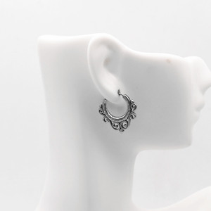 Pendientes de aro de plata tibetana yunnique con patrón calado, joyería de acero inoxidable 316 para uso en la moda - Product Image 4