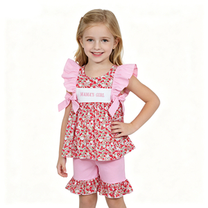 Ensemble court à imprimé floral rouge mignon pour petites filles, haut à manches bouffantes rose pour enfants avec short à volants, vêtements de détente d'été pour enfants - Product Image 4