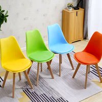 Ensemble de table à manger blanche avec 6 chaises de salle à manger Bjflamingo, chaises de salle à manger avec pieds en bois de hêtre massif