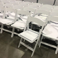 Chaise pliante en bois et résine blanche Wimbledon pour la décoration de mariage sur la plage, événement, fête, vente en gros