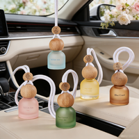 Nouveau diffuseur de parfum pour voiture, pendentif désodorisant, ornement suspendu à l'huile essentielle pour l'arôme intérieur, élimination des odeurs, parfum longue durée 90 jours