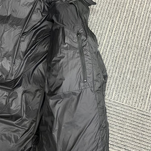 Chaqueta de Plumón de Ganso Negra de Lujo Personalizada, Chaqueta con Capucha para Hombre, Proveedor de Abrigos Acolchados de Invierno - Product Image 4