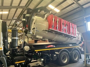 Camión <span class=keywords><strong>de</strong></span> succión <span class=keywords><strong>de</strong></span> aguas residuales al vacío 6CBM 10cbm Hino 1suzu 6X4 camión <span class=keywords><strong>de</strong></span> succión <span class=keywords><strong>de</strong></span> aguas residuales camión <span class=keywords><strong>de</strong></span> chorro hidráulico <span class=keywords><strong>empresa</strong></span> <span class=keywords><strong>de</strong></span> tratamiento <span class=keywords><strong>de</strong></span> aguas residuales - Product Image 5