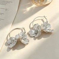 Pendientes Florales de Lujo Europeos y Americanos, Exclusivos, Modernos y Elegantes, con Pétalos Huecos, Joyería para Mujer
