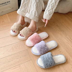 Pantoufles d'intérieur en peluche pour femmes, antidérapantes, en fourrure moelleuse, pour l'hiver et l'été, à enfiler, pour chambre à coucher, vente en gros - Product Image 2