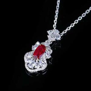 Colgante de oro macizo de 18 quilates con rubí natural de Mozambique, color sangre de paloma, 0.65 ct, con 27 diamantes y 17 zafiros blancos, joyería de lujo. - Product Image 3