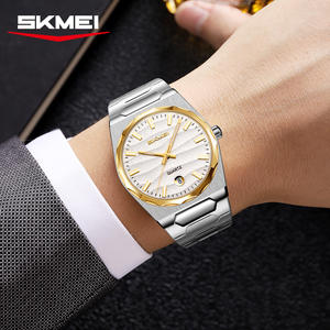 นาฬิกาข้อมือผู้ชาย ดีไซน์เรียบหรู ตัวเรือนโลหะผสม หน้าปัดมีลวดลาย สีทอง สายสแตนเลส กันน้ำ 3ATM ระบบควอตซ์  รับสลักโลโก้ - Product Image 3