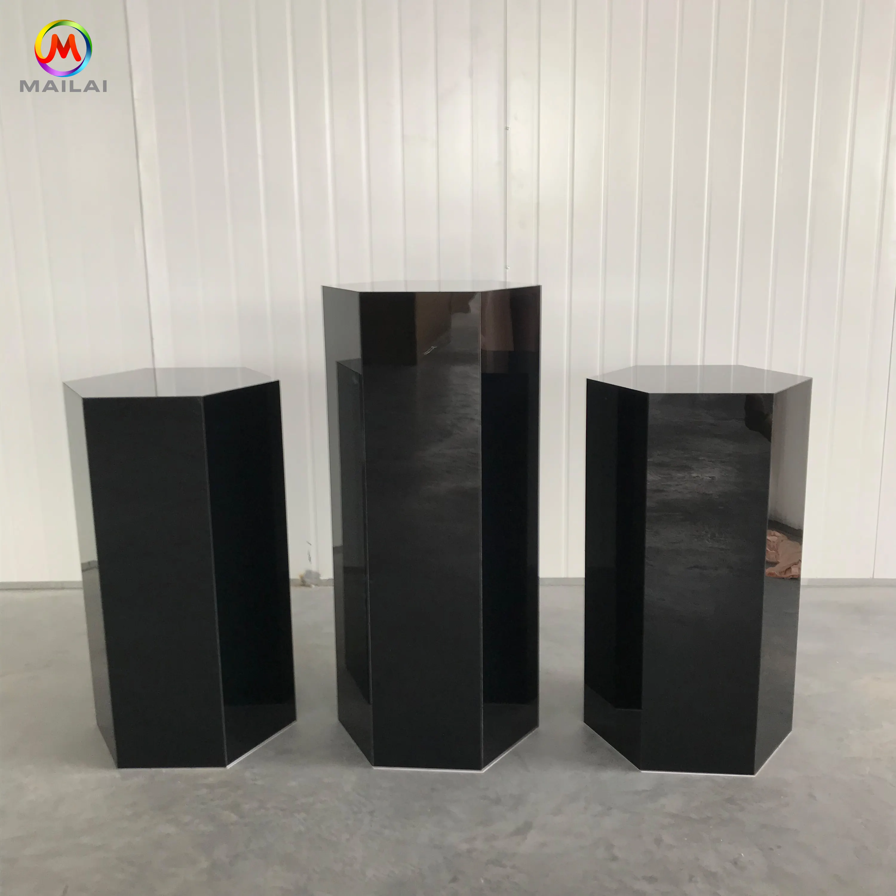 Factory Direct Sales Hexagon Black Acrylic Plinths & Pillar & Pedestal Display Stand For Wedding
