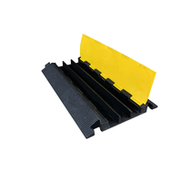Protecteur de câble en caoutchouc pour rampe de câble en PVC à 2 canaux avec couvercle