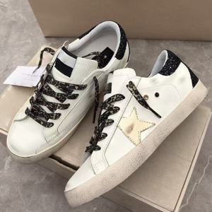 Zapatos con Plataforma y Estrella de Cinco Puntas para Hombre, Zapatos Retro, Zapatos Planos de Cuero Desgastado con Estrella para Mujer - Product Image 1