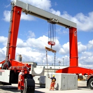 Grúa RTG con Certificación CE de <span class=keywords><strong>40</strong></span> Toneladas para Apilamiento y Movimiento Rápido y Eficiente de Contenedores en Entornos Portuarios Concurridos - Product Image 4