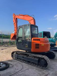 Excavatrice Hitachi ZX75 d'occasion, en vente, bonnes performances, prix bas, garantie 1 an, mini-pelleuse de 7 tonnes, pour travaux de construction à domicile et à la ferme. - Product Image 1