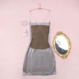 Conjunto de lencería erótica sexy de leopardo al por mayor con tirantes cruzados, espalda descubierta y decoración de encaje, con tirantes de cadena para un estilo apasionado. - Product Image 3