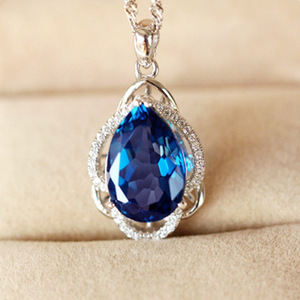 Collana con Ciondolo in Pietra Blu Reale per Donne, Gioiello Scintillante alla Moda per Uso Quotidiano, Idea Regalo - Product Image 2