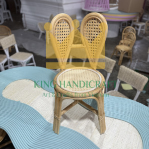 Venta al por mayor hecho a mano ratán chico silla bebé niño asiento mimbre natural niños muebles para eventos - Product Image 4