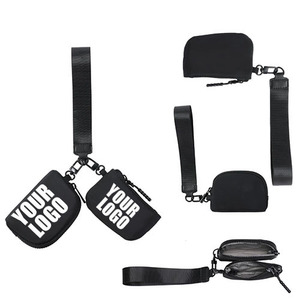 Фабричная нейлоновая сумка Qetesh, простой производитель, настраиваемый логотип и цветной мини-кошелек для монет с ремешком на запястье для путешествий - Product Image 2