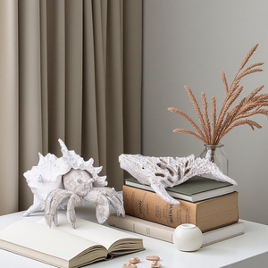 Uedeco优雅的沿海风格艺术装饰树脂海洋生物雕像为家庭航海展示设置鲸鱼和寄居蟹形状 - Product Image 1