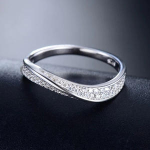 Anello da Donna Q620 in Oro Bianco con Diamante Taglio Brillante Rotondo Colore G Naturale Stile Classico per Fidanzamento - Product Image 3