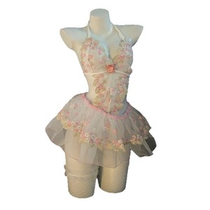 Jupe tutu sexy en dentelle brodée pour une tenue de nuit/uniforme séduisante et alléchante, parfaite pour un style épuré et sensuel. - Product Image 5