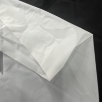 Membrane en PU de qualité médicale, résistante aux UV, imperméable, hautement respirante, couleurs personnalisables pour la protection médicale jetable