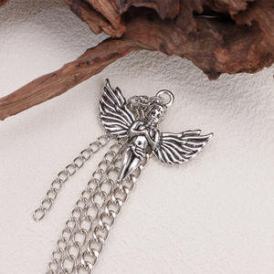 Colgante de ángel Cupido, cadena de metal de varias capas para botas Martin, accesorio de moda unisex, diseño de alas de plata tibetana - Product Image 3