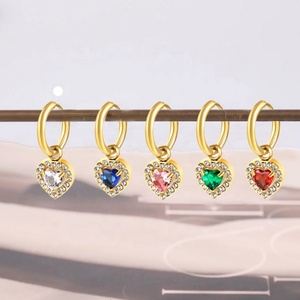 Modernos Pendientes de Aro Personalizados de Acero Inoxidable Chapados en Oro de 18K, Joyería de Moda, Pendientes de Corazón con Circonitas de Colores para Mujer - Product Image 1