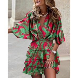 Vestido de Verano Moderno Europeo y Americano con Cintura <span class=keywords><strong>Imperio</strong></span>, Estampado Floral, Fruncido, Estilo Bohemio, Cuello en V y Dobladillo Asimétrico para Mujer - Product Image 3