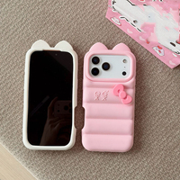 MOQ 500 Nouveaux accessoires créatifs en silicone à ventouse, support de téléphone mignon en forme de dessin animé, coque de téléphone pour iPhone 17 16 15 14 13 12 18 Pro Max