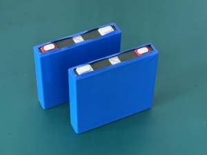 แบตเตอรี่ลิเธียม NMC 75C Super Power 2.4V 10Ah รูปทรง Prismatic สำหรับเครื่องเสียงรถยนต์ รถจักรยานยนต์ สตาร์ทเตอร์ 1000 รอบ -50~60 องศา - Product Image 3