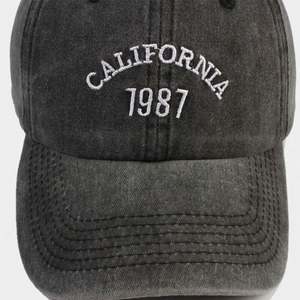 Casquette de baseball vintage brodée délavée pour homme, style sportif urbain pour printemps-été, personnalisable, fabriquée par des femmes - Product Image 5