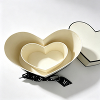 Boîte à fleurs de luxe, boîte cadeau personnalisée en forme de cœur avec couvercle, ruban, nœud, boîte en papier rigide pour roses et cosmétiques