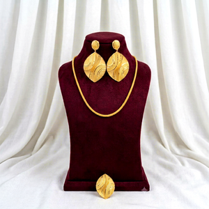 Everton Women's Gold Plated Alloy Jewelry Set Geometric Necklace <b>Earrings</b> Ring Party Classic Style - Product Image 1