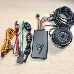 Rastreador de coches 4G con apagado remoto del motor, GPS en tiempo real, resistente al agua, alarma SOS por vibración, fotografía continua que registra las condiciones de la carretera - Product Image 1