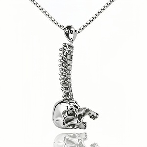 Collar con Colgante de Espina Dorsal de Calavera de Acero Inoxidable, Joyería Gótica Punk para Motociclistas con Diseño Anatómico para Hombres y Estilo Halloween - Product Image 1