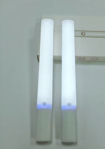 Moderne ABS USB-Aufladbare <span class=keywords><strong>LED</strong></span>-Schrankbeleuchtung mit Touch-Fernbedienung Warmweiß 10/20/30CM Größen für Küche Schlafzimmer Kleiderschrank - Product Image 4