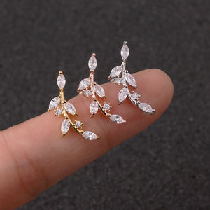 Orecchino a perno alla moda da 20g in acciaio inossidabile con design a foglia e zirconi, per <span class=keywords><strong>piercing</strong></span> Tragus, Helix, <span class=keywords><strong>Orbital</strong></span>, con chiusura a vite, per lato sinistro/destro, idea regalo - Product Image 2