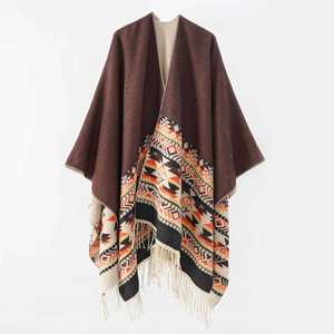 Ponchos et capes mexicains classiques en laine longue pour femmes, chauds pour l'hiver, à capuche ouverte, avec pompons, pour activités de plein air - Product Image 4