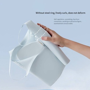 Camisola de tirantes finos para <span class=keywords><strong>mujer</strong></span> con almohadillas incorporadas y diseño de cuello en V en la espalda para uso en verano y para combinar en capas - Product Image 3