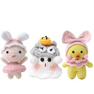 Llaveros de ganchillo hechos a mano con diseño de animales adorables (cerdos <span class=keywords><strong>y</strong></span> patos), ideales para decoración de bolsos, hogar u oficina. - Product Image 1