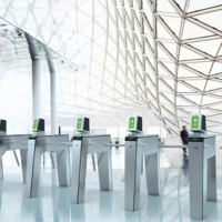 Tourniquet d'entrée extérieur sécurisé avec lecteur de carte RFID et code QR pour la sécurité des passages piétons