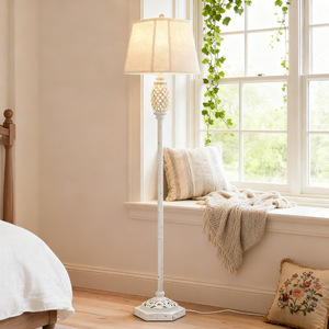 Lámpara de pie con cuerpo de hierro, pantalla color blanco roto, altura ajustable, fuente de luz LED, base E26, estilo de diseño escandinavo - Product Image 1