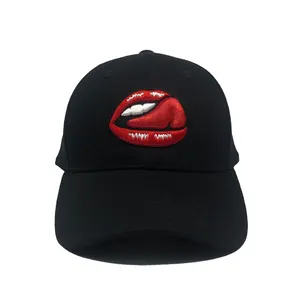 Personalizado 3D puff bordado sombrero parches Diseño labios rasied logo moda 6 paneles gorra Unisex deportes diarios gorra de béisbol negro