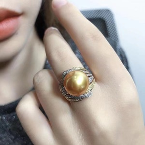 Anello di perle in <span class=keywords><strong>argento</strong></span> <span class=keywords><strong>925</strong></span> <span class=keywords><strong>e</strong></span> oro Nanyang tutto-Match femminile perfetto cerchio gioielli in acciaio inox materiale di spessore del mare - Product Image 2