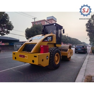 Compacteur CAT CS683E d'occasion, faible nombre d'heures de fonctionnement, rouleau lourd pour la construction routière et le compactage des fondations, stock disponible depuis la Chine - Product Image 5