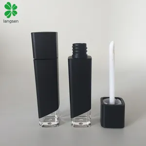 Baru Kedatangan Square Frosted Warna Hitam Matte Lip Gloss Tabung dengan Jelas Bawah Terbaru Desain Unik Lipstik Wadah