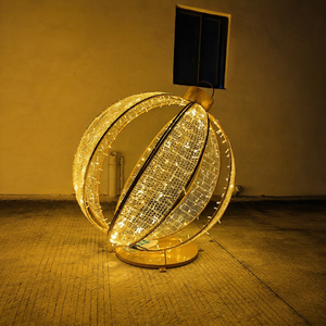 Boule de Noël LED avec cadre métallique 3D pour la décoration extérieure commerciale des fêtes - Product Image 1